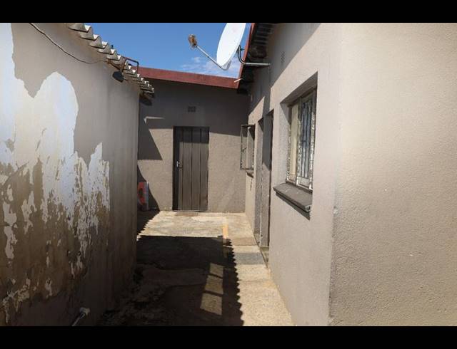 2 BEDROOM HOUSE FOR SALE IN TLADI